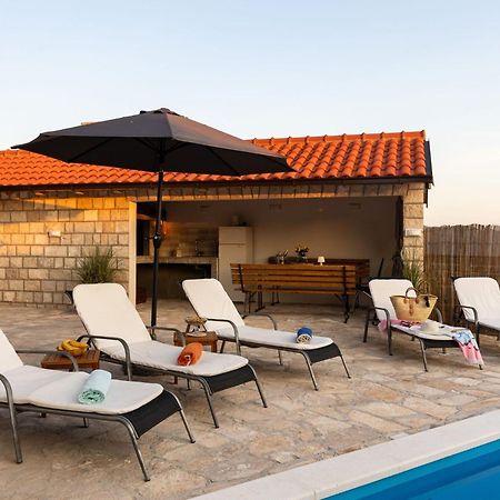 Villa Source With Private Pool Pridvorje Buitenkant foto