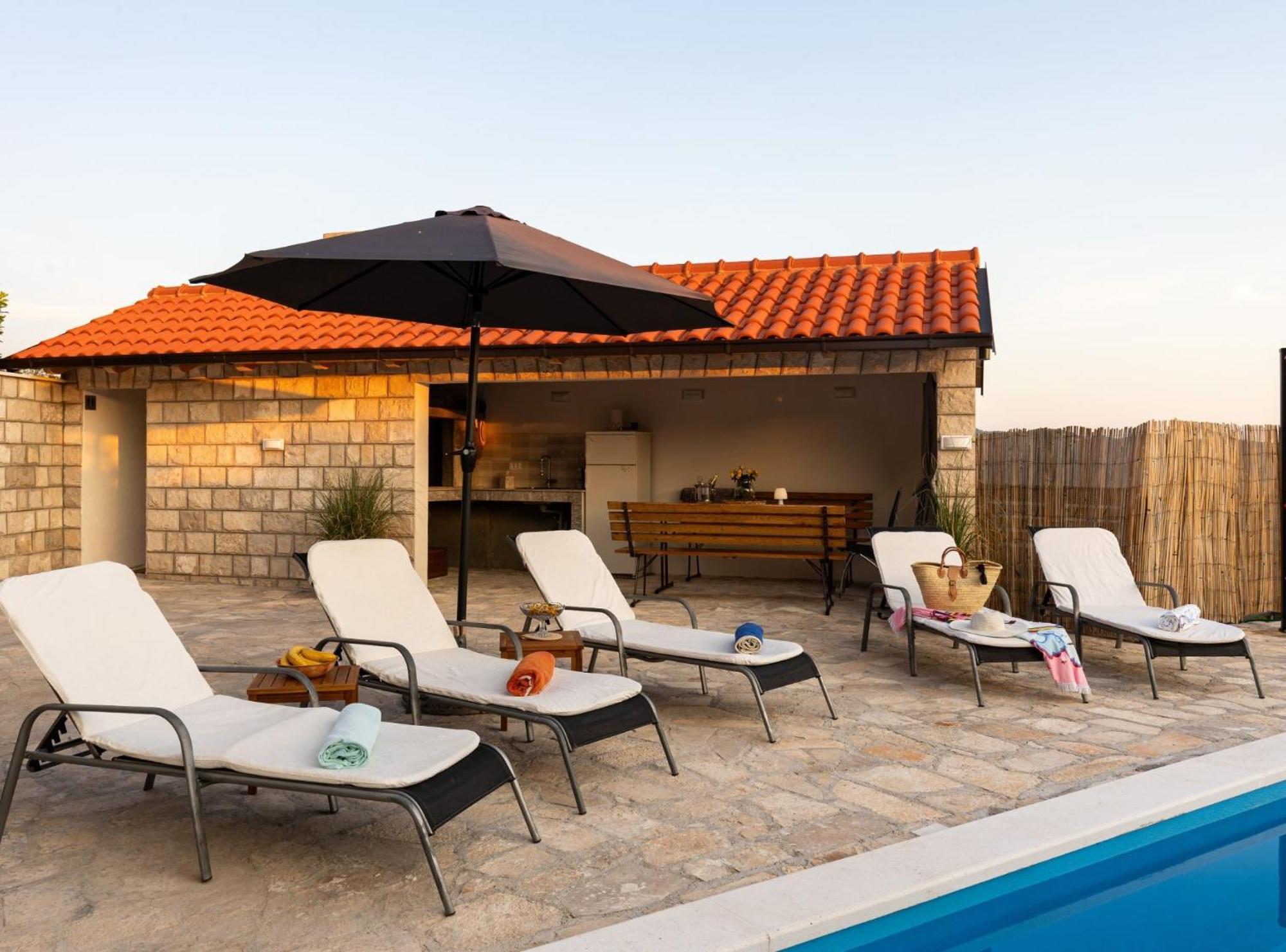 Villa Source With Private Pool Pridvorje Buitenkant foto